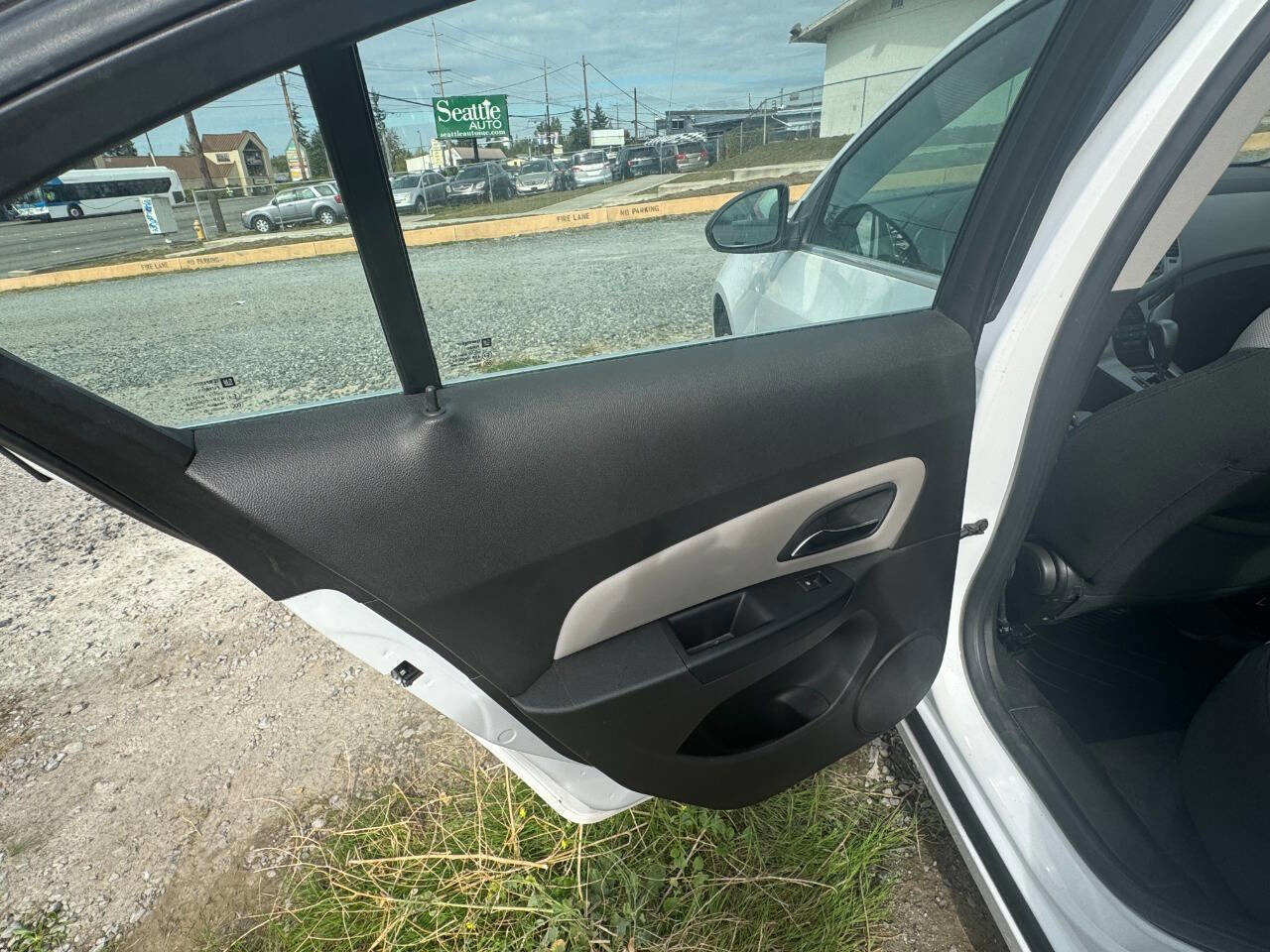 Used 2011 Chevrolet Cruze LS FWD image 8