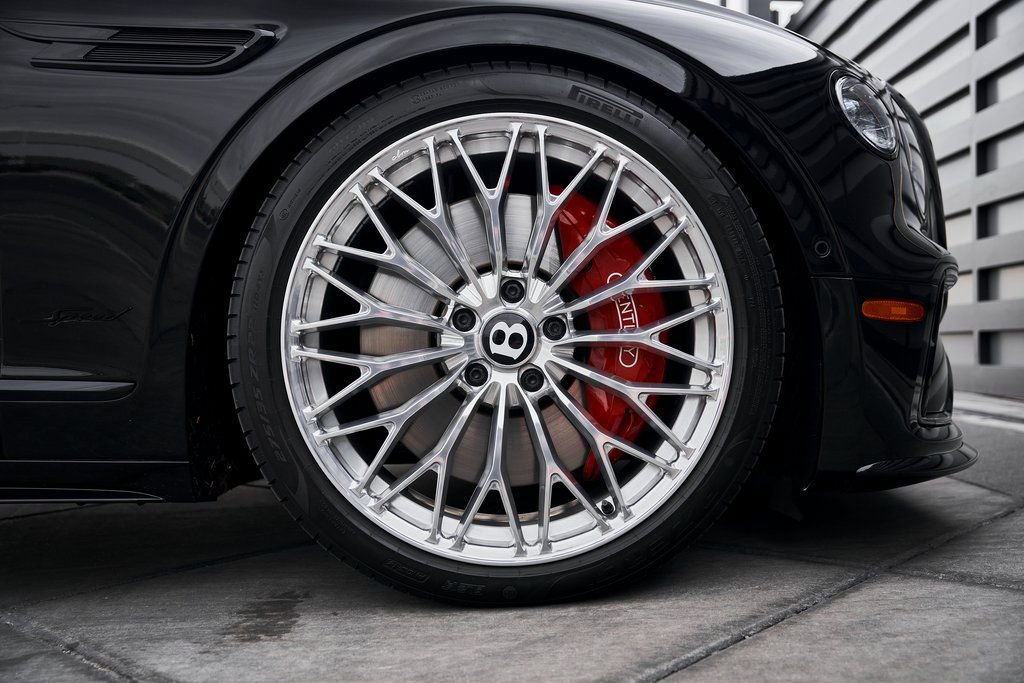 Used 2025 Bentley Flying Spur Plug-In Hybrid image 22