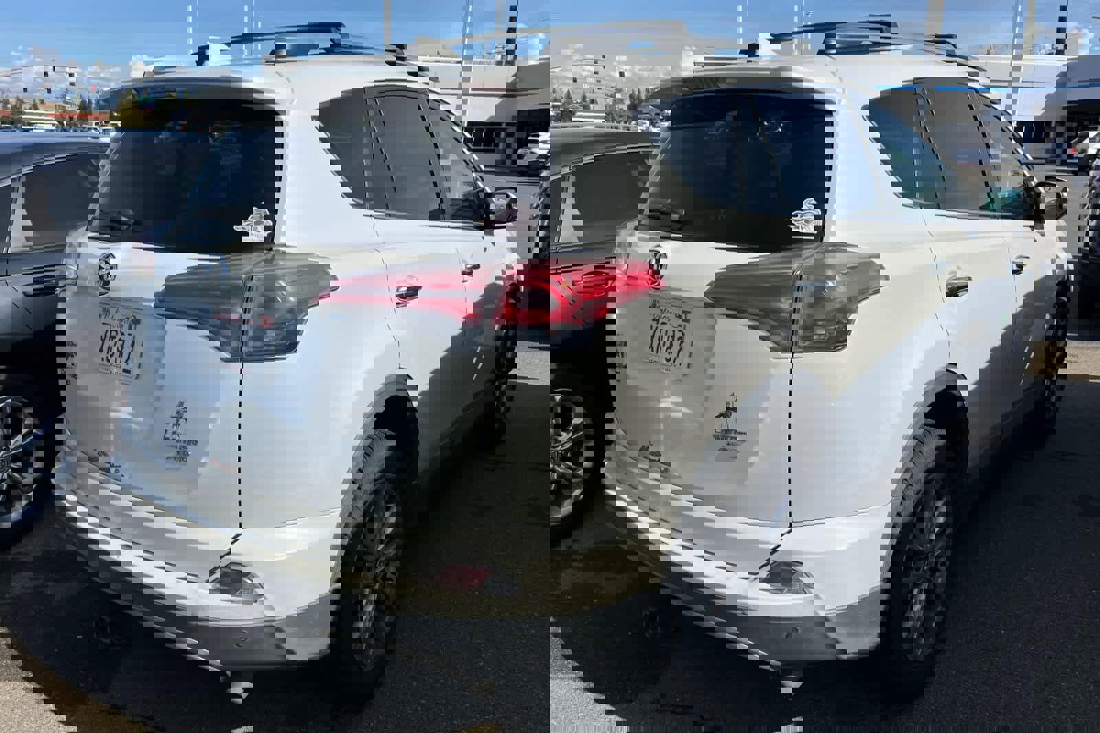 Used 2017 Toyota RAV4 Limited w/ Advanced Technology Package image 2