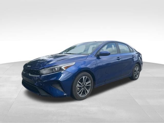 Used 2024 Kia Forte LXS FWD image 3
