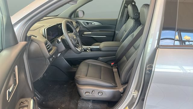 New 2027 Chevrolet Traverse LT w/ Sun and Wheel Package FWD image 8
