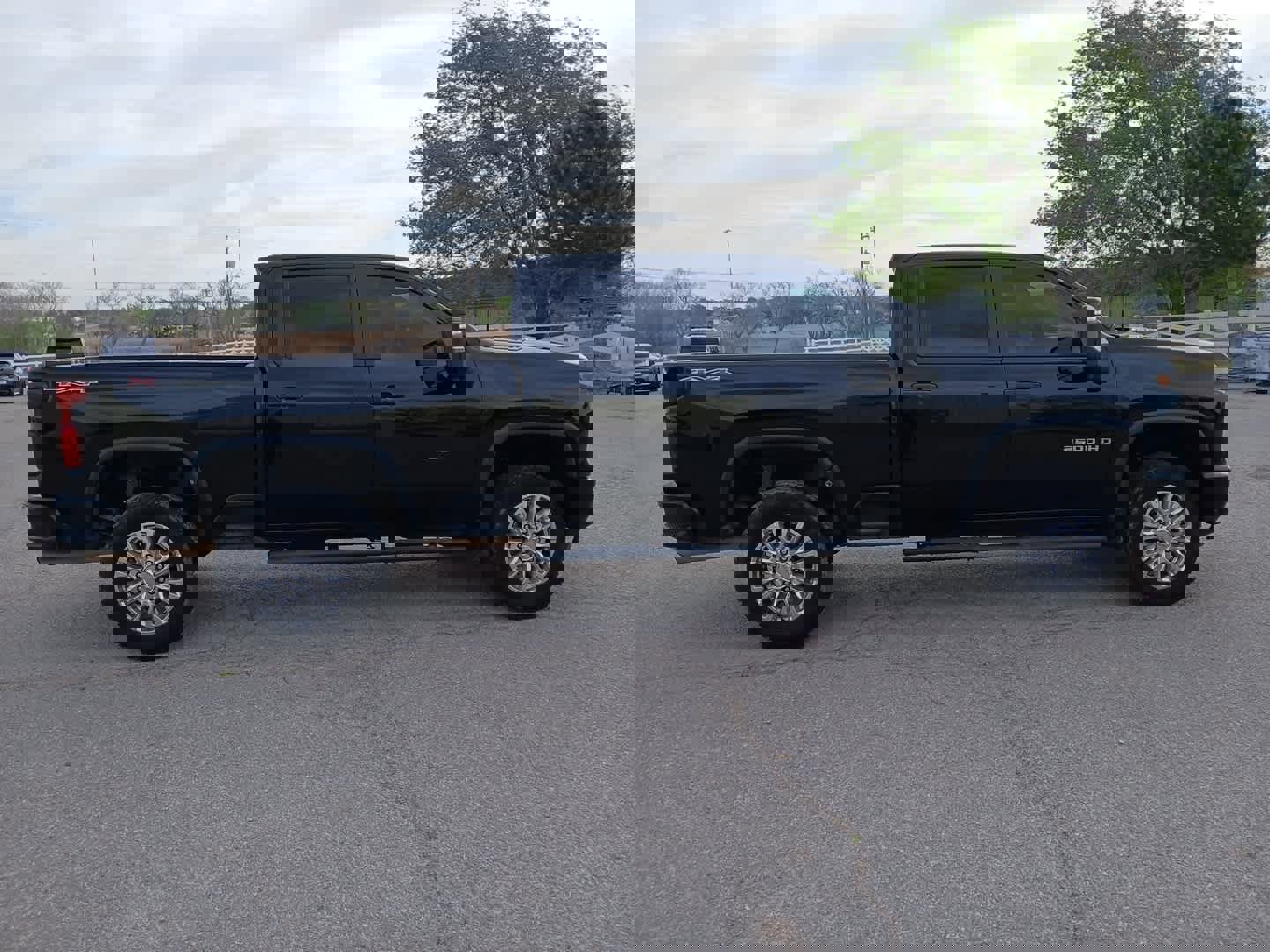 Used 2024 Chevrolet Silverado 2500 Custom w/ Custom Convenience Package image 7