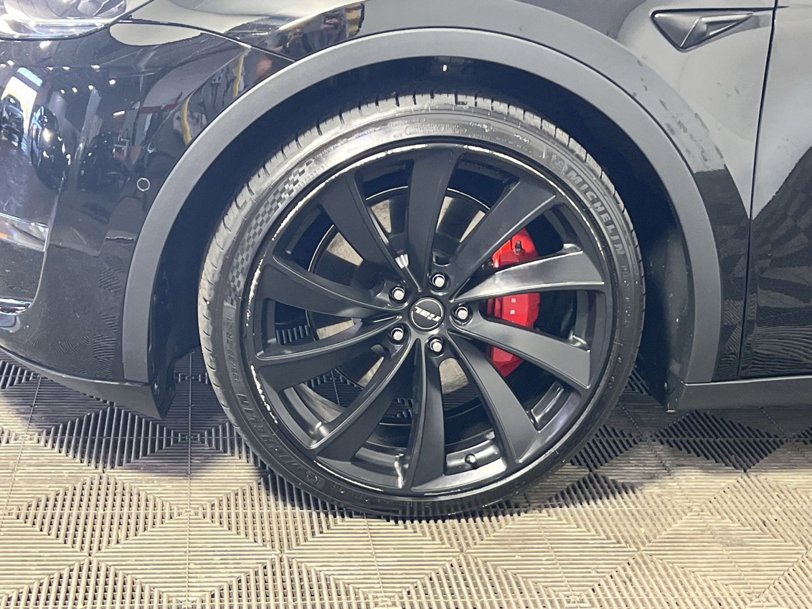 Used 2022 Tesla Model Y Performance image 13