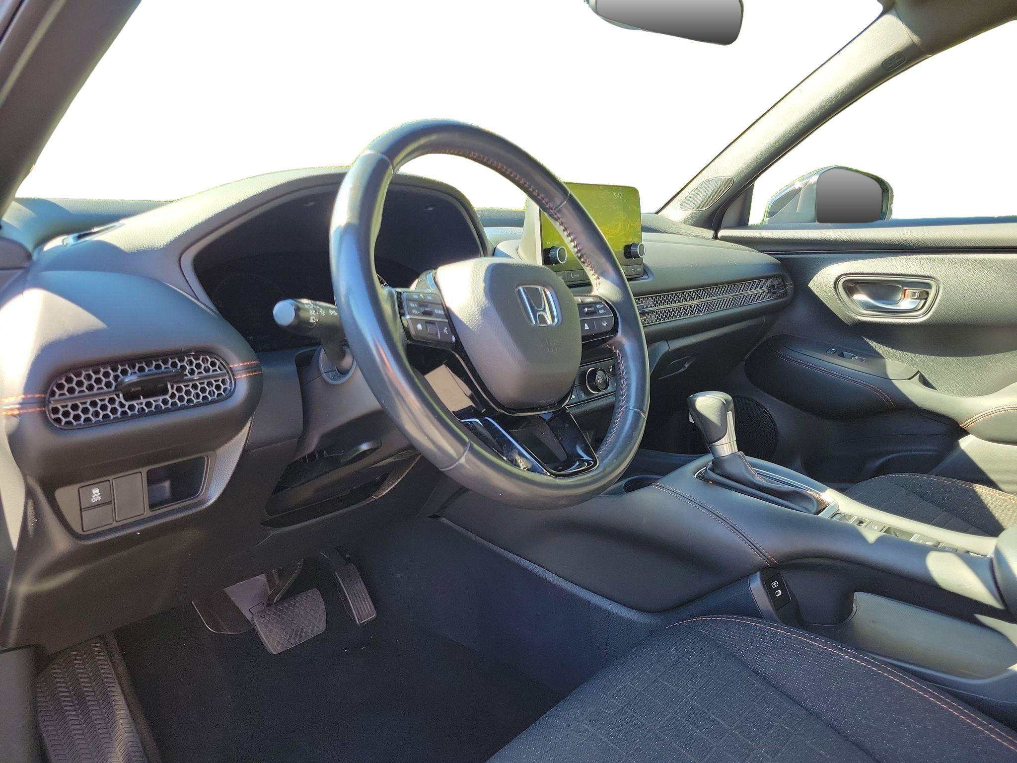 Used 2025 Honda HR-V Sport image 5