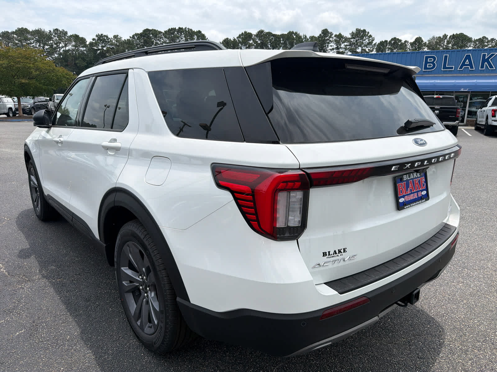 New 2026 Ford Explorer Active w/ Active Comfort Package AWD/4WD image 5