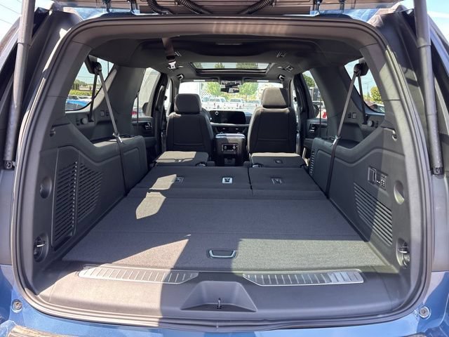 New 2026 Chevrolet Suburban Premier w/ Sun And Tow Package AWD/4WD image 38