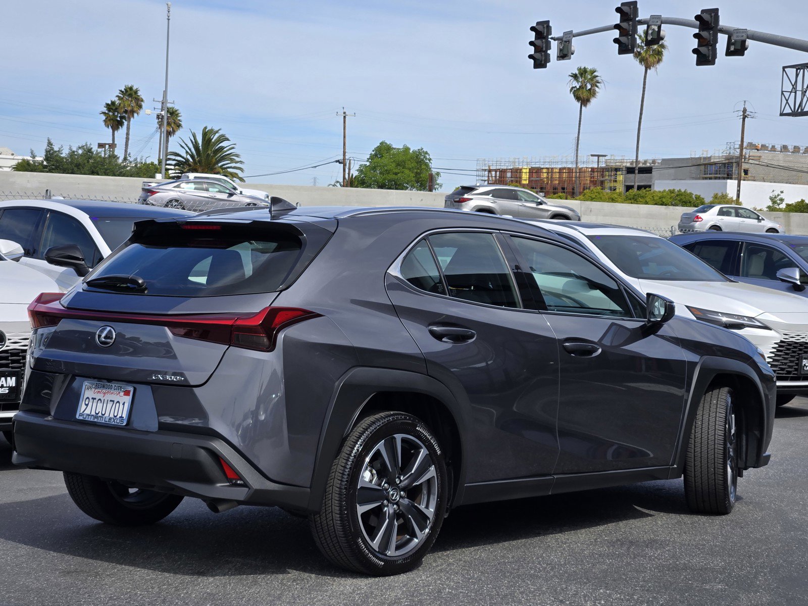 Certified 2025 Lexus UX 300h FWD w/ Accessory Package (Z1) image 4
