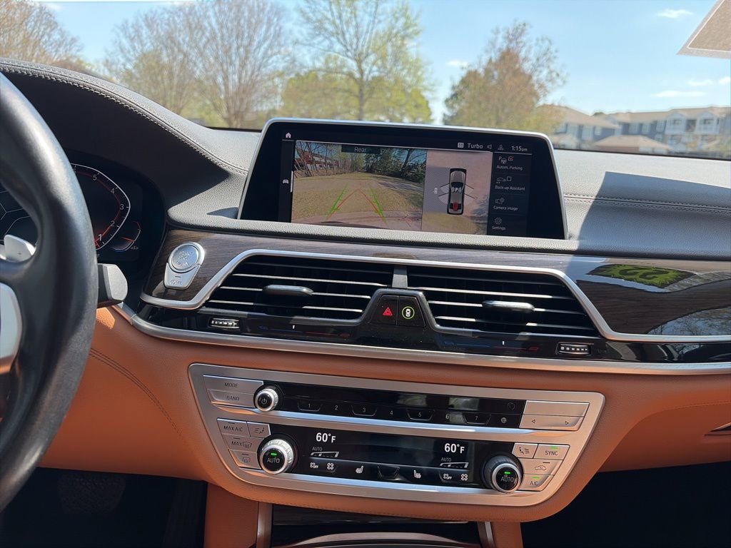 Used 2022 BMW 740i image 15