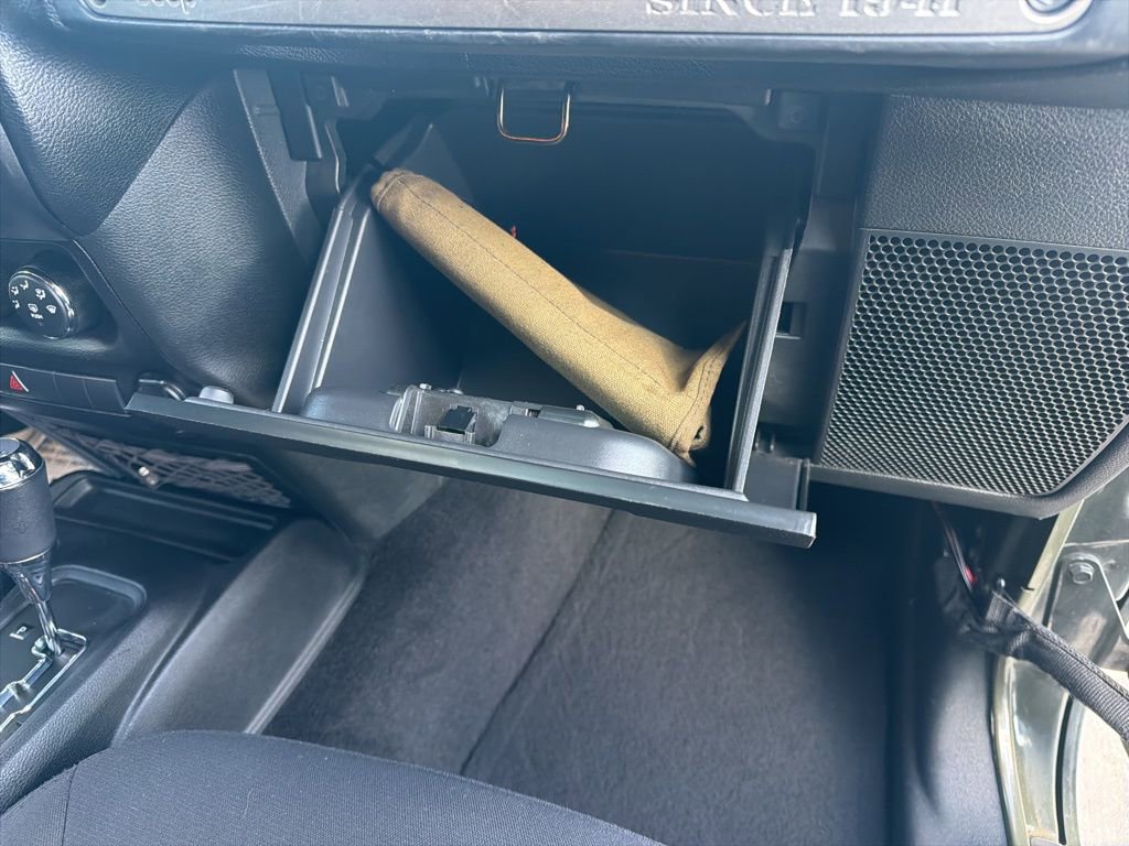 Used 2015 Jeep Wrangler Unlimited Sport w/ Quick Order Package 24S image 30