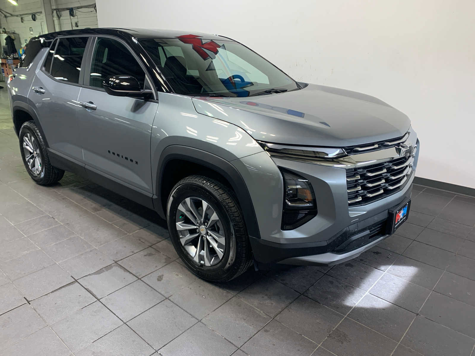 Used 2026 Chevrolet Equinox LT image 2