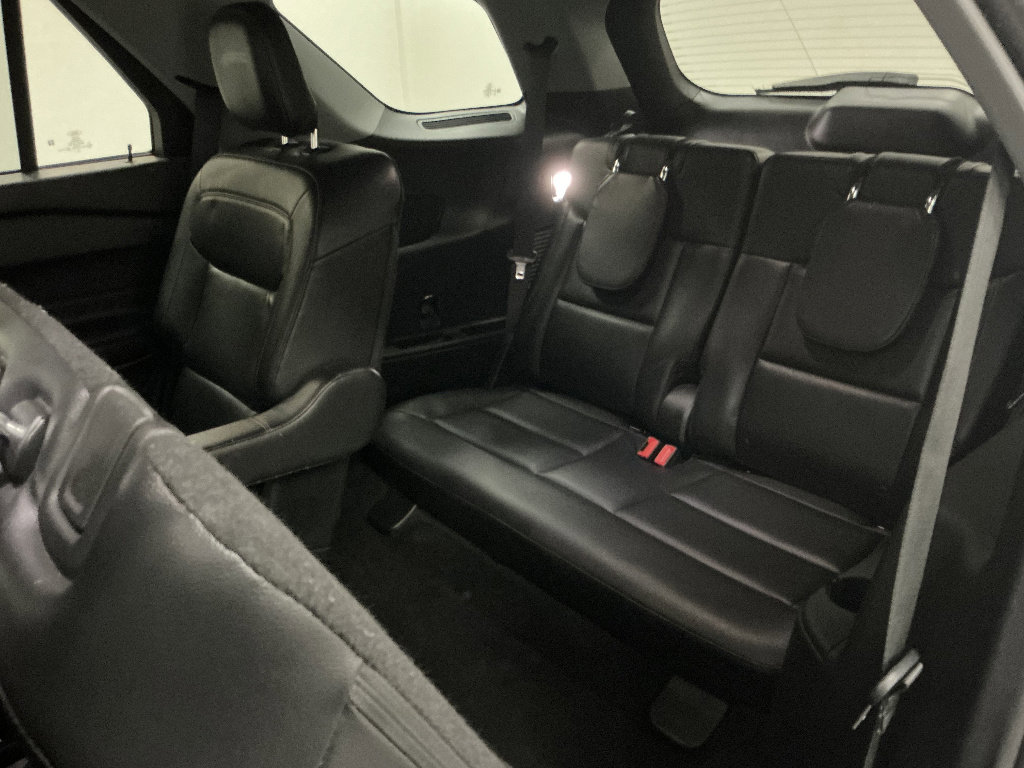 Used 2021 Ford Explorer XLT w/ Equipment Group 202A AWD/4WD image 24