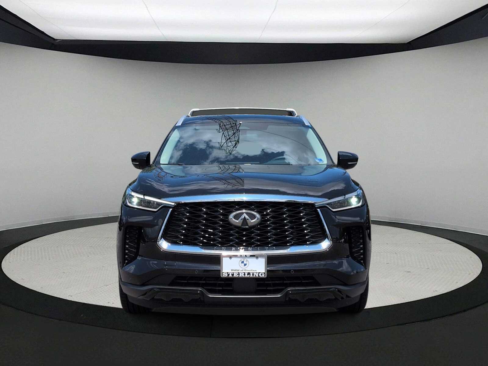Used 2023 INFINITI QX60 Luxe AWD/4WD image 3