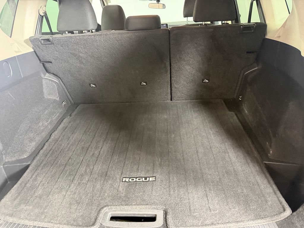 Used 2025 Nissan Rogue SV FWD image 24