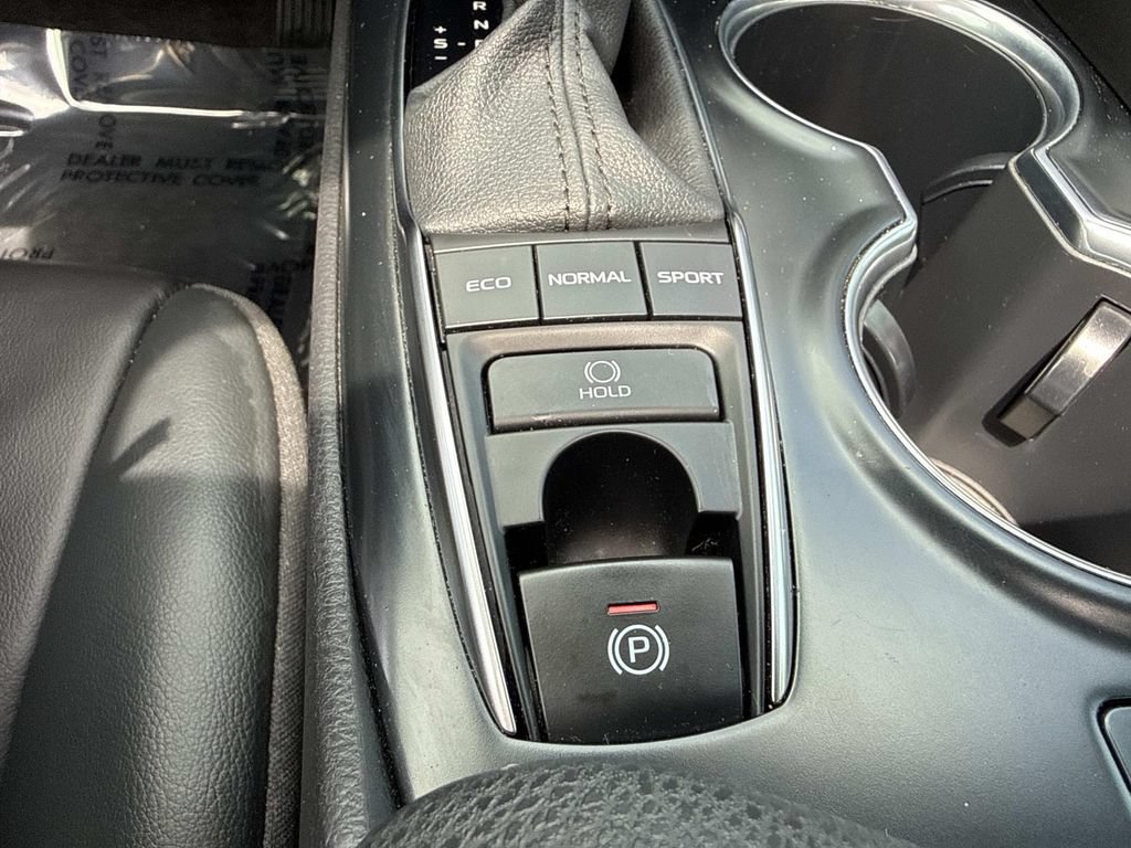 Used 2020 Toyota Camry XSE w/ Navigation Package FWD image 32