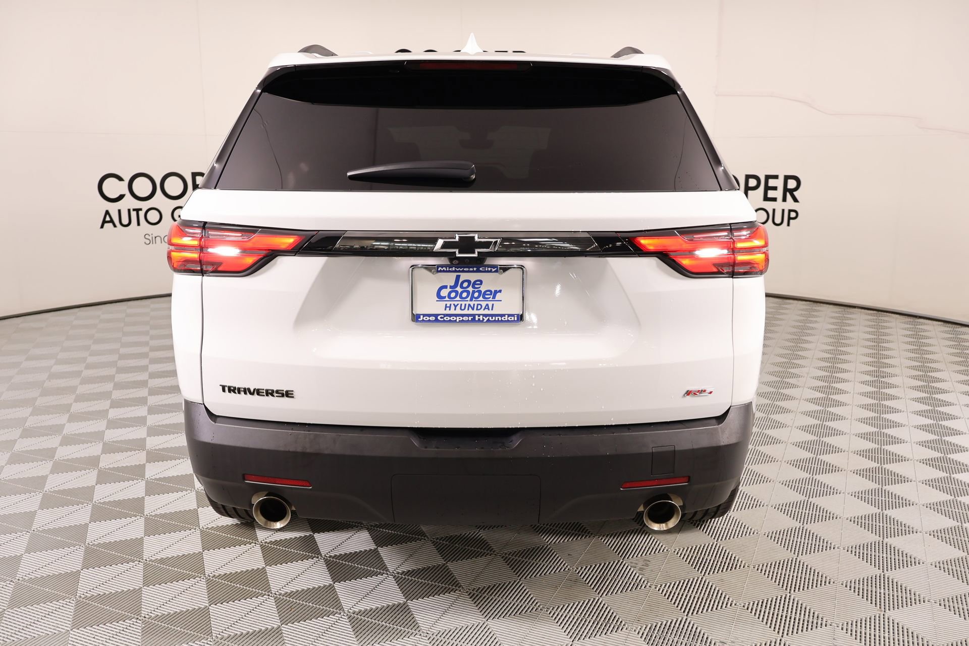 Used 2023 Chevrolet Traverse RS image 24