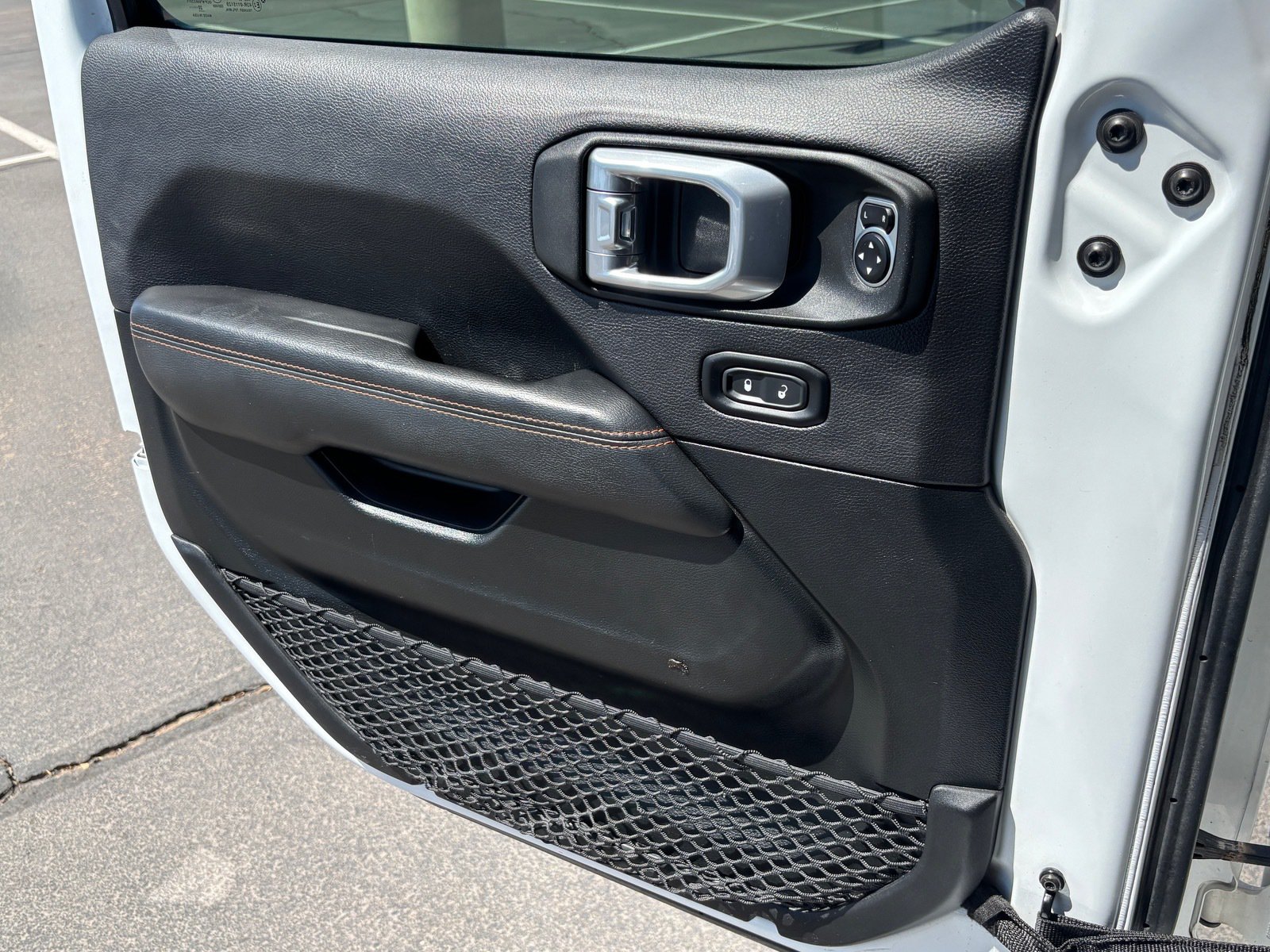 Used 2020 Jeep Gladiator Mojave AWD/4WD image 11