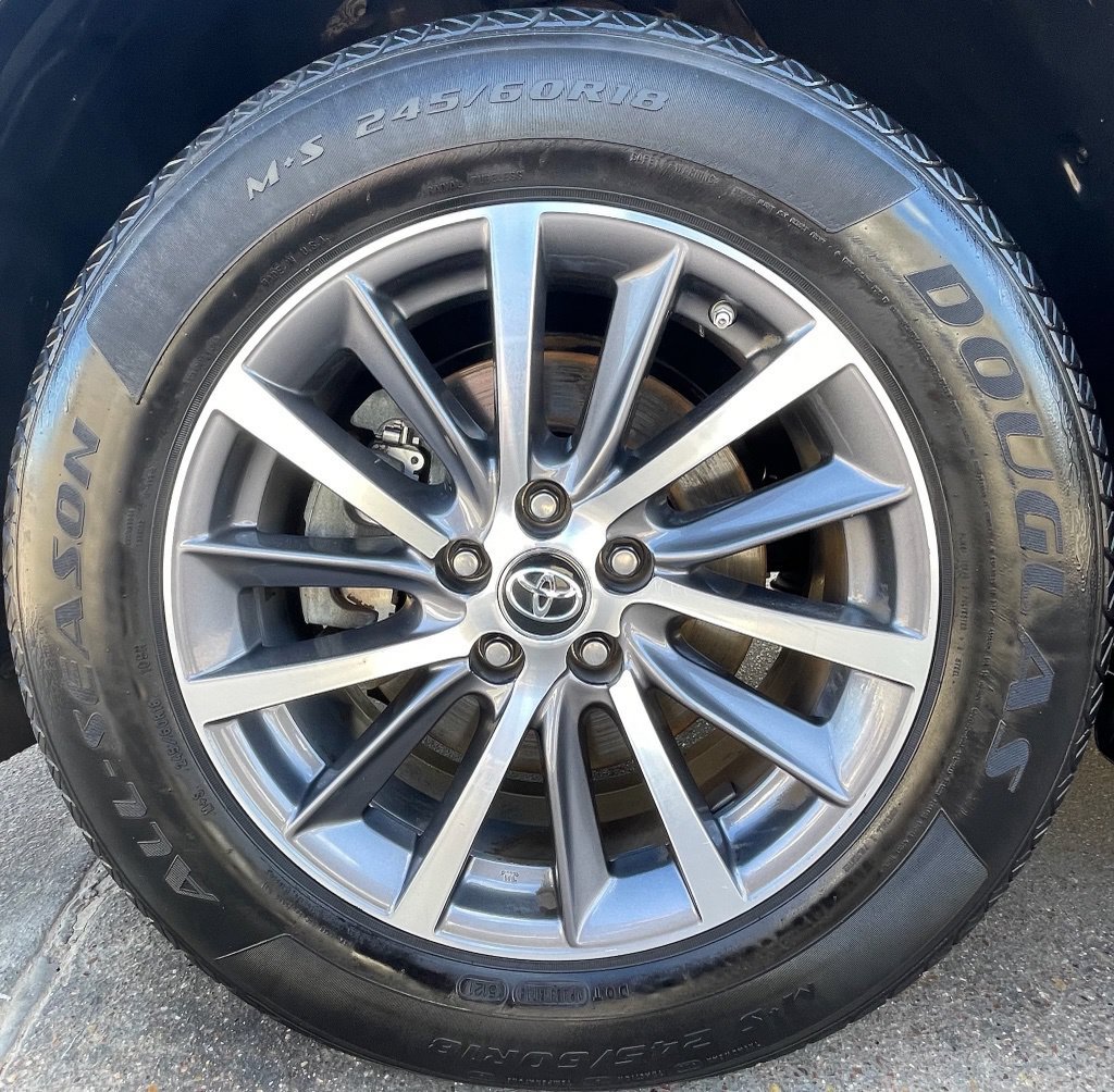 Used 2017 Toyota Highlander XLE FWD image 12