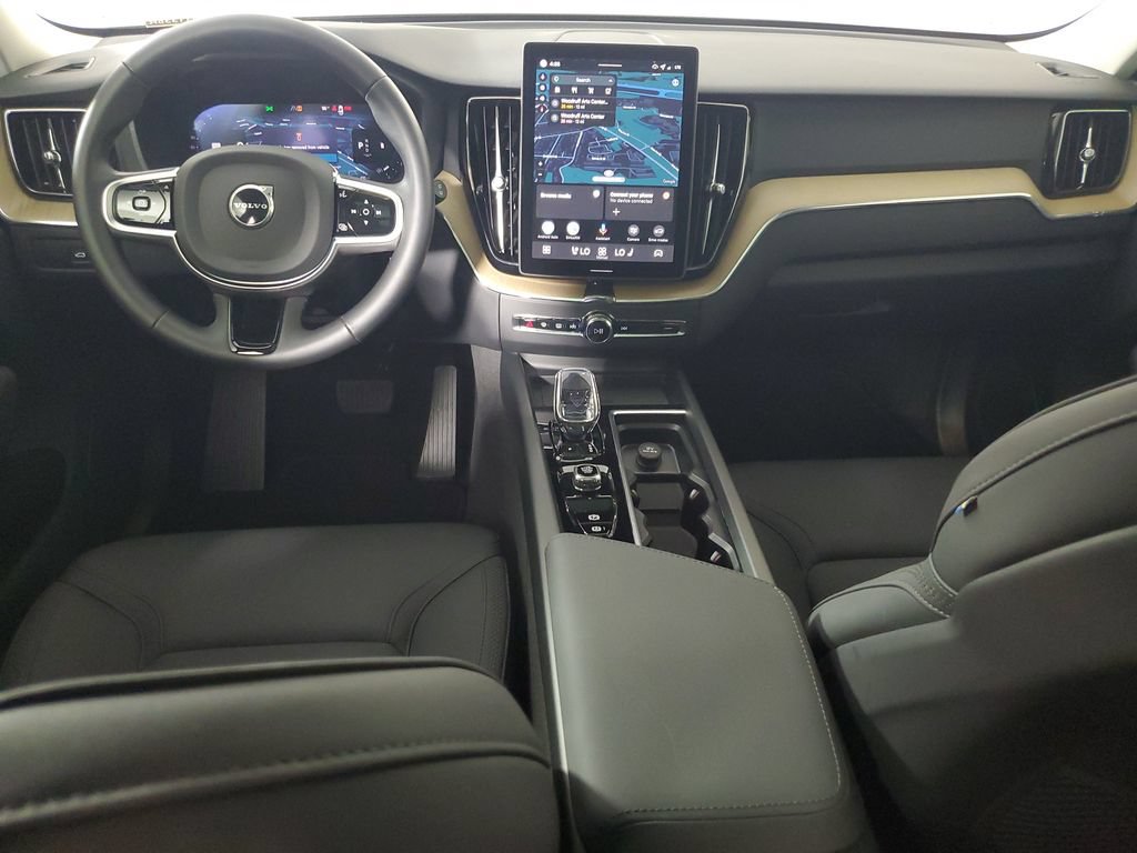 Certified 2026 Volvo XC60 B5 Core AWD/4WD image 17