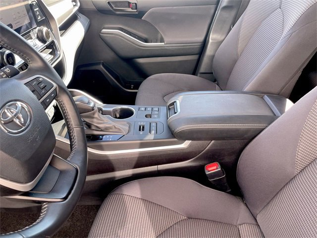 Used 2024 Toyota Highlander XLE image 20