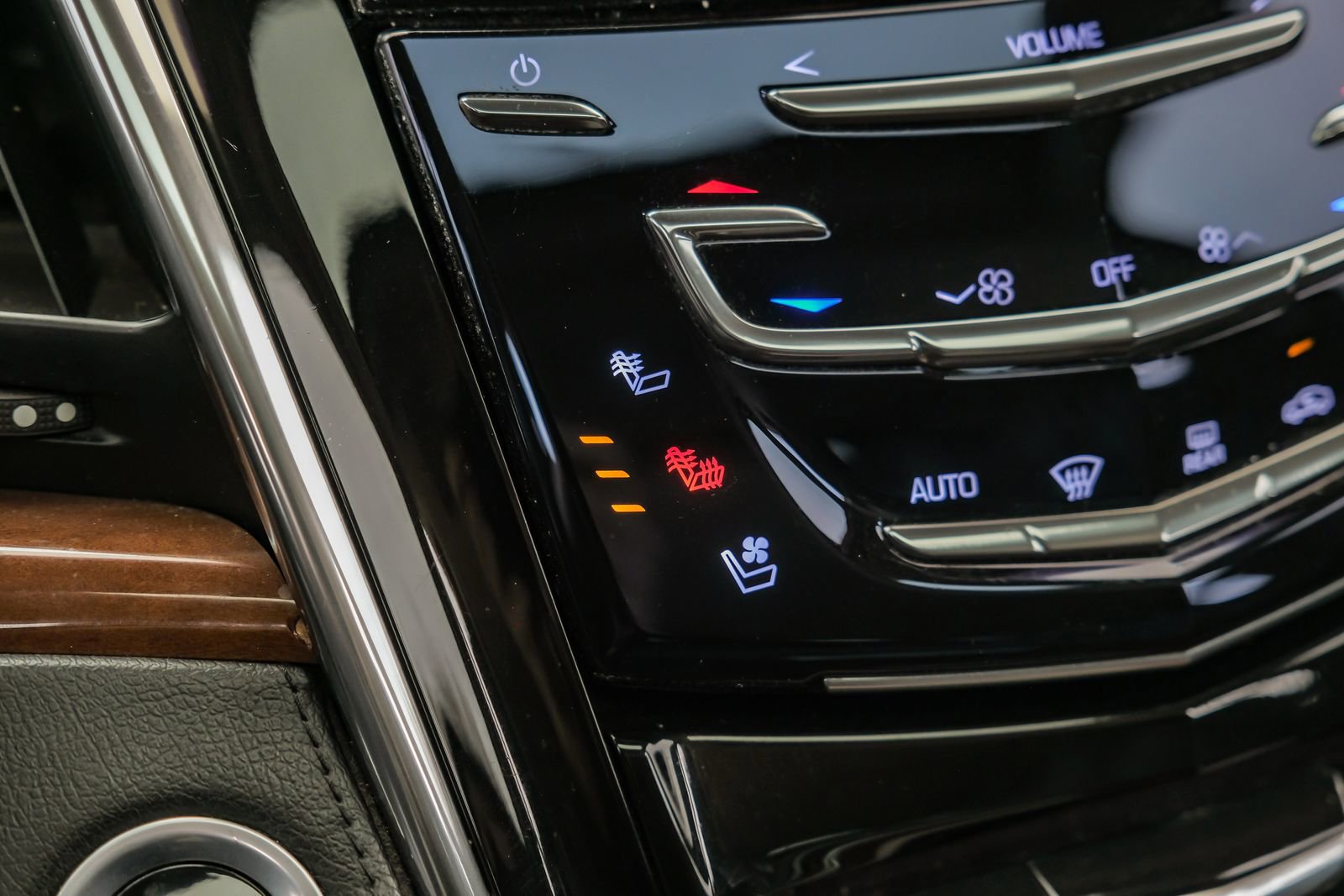 Used 2017 Cadillac Escalade ESV Luxury AWD/4WD image 30