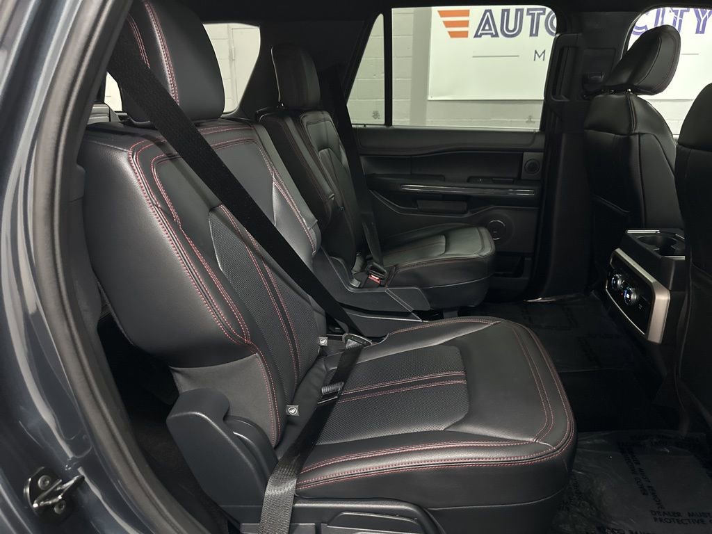 Used 2024 Ford Expedition Limited AWD/4WD image 34