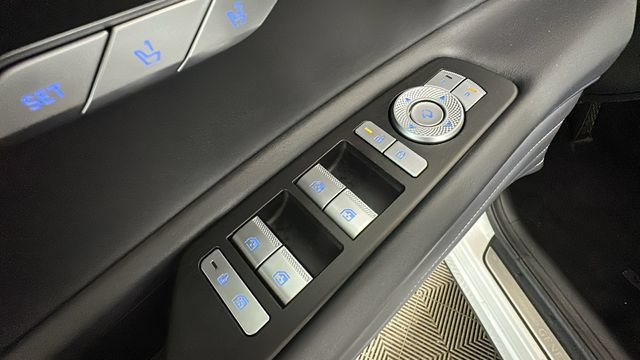 Used 2025 Genesis GV80 2.5T Standard AWD/4WD image 10