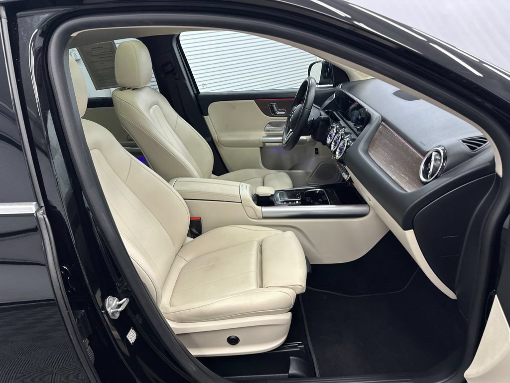 Used 2023 Mercedes-Benz GLA 250 4MATIC w/ Premium Package image 14