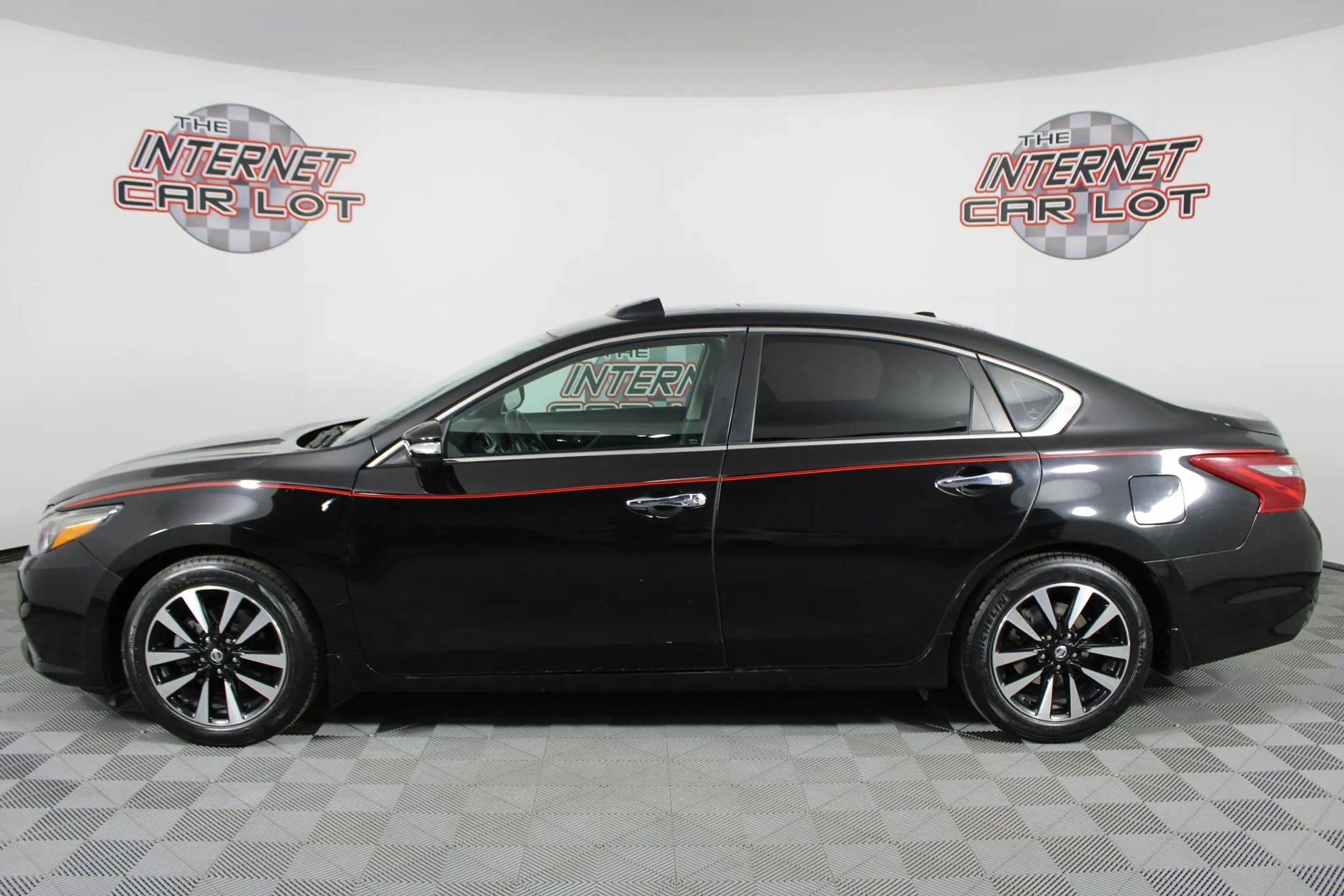Used 2018 Nissan Altima 2.5 SL w/ 2.5 SL Technology Package image 4