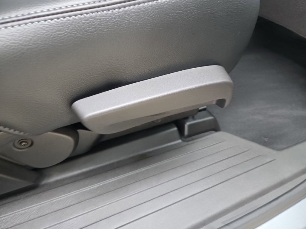 Used 2023 Chevrolet Traverse LT FWD image 27