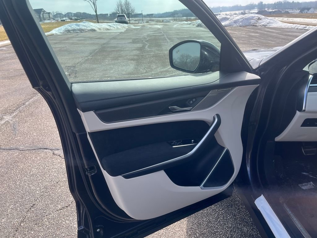 New 2026 Jaguar F-PACE SVR image 10