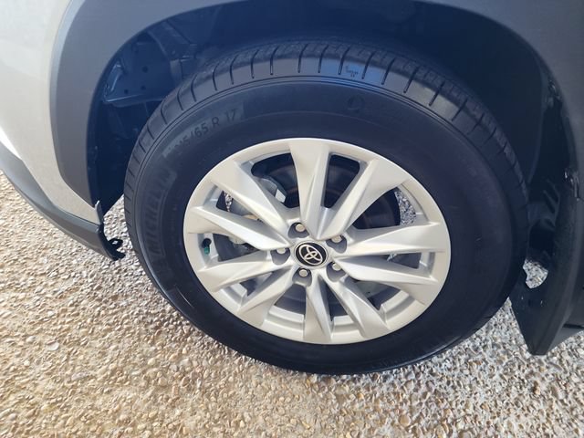 Used 2023 Toyota Corolla Cross LE FWD image 23