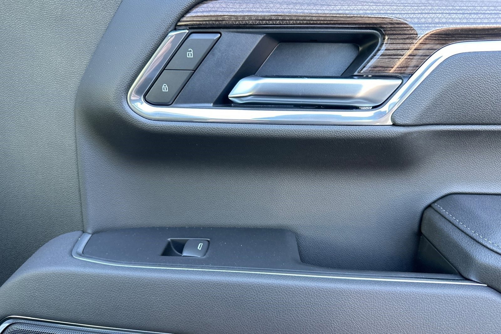 New 2025 Chevrolet Silverado 1500 LT Trail Boss w/ LPO, Dark Essentials Package image 19