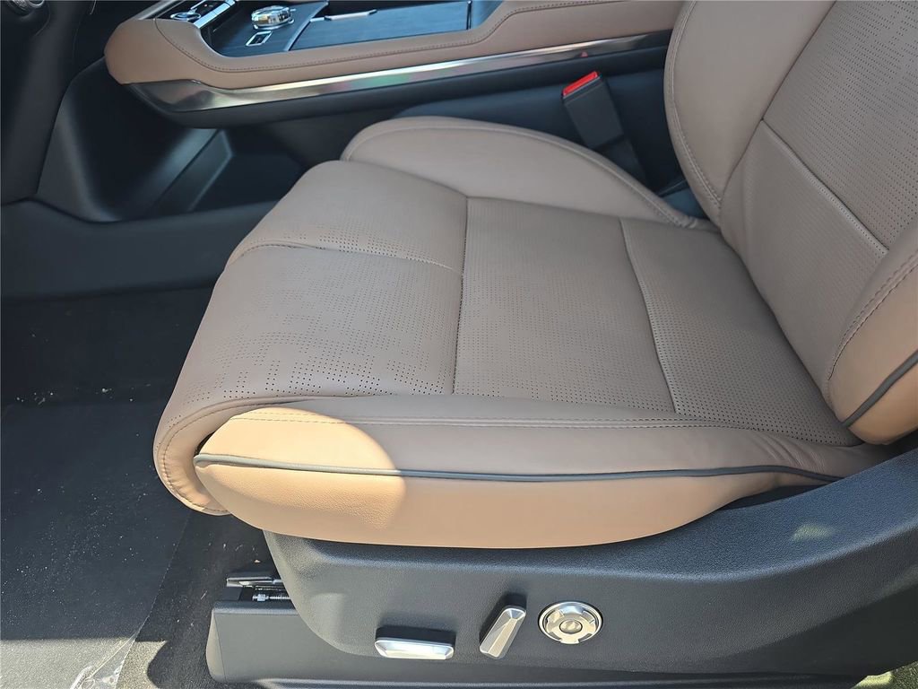 New 2026 Lincoln Navigator Black Label AWD/4WD image 17