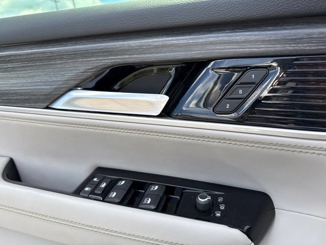 Used 2024 Jeep Wagoneer Series II w/ Flexible Seating Group AWD/4WD image 19