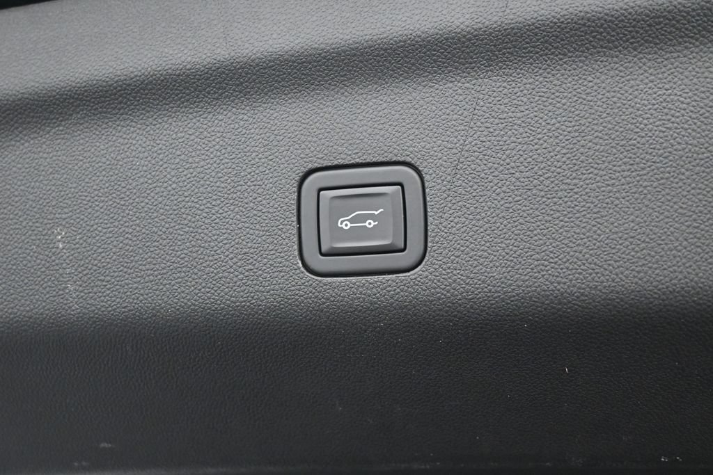 Used 2023 Chevrolet Tahoe RST w/ Luxury Package RWD image 43