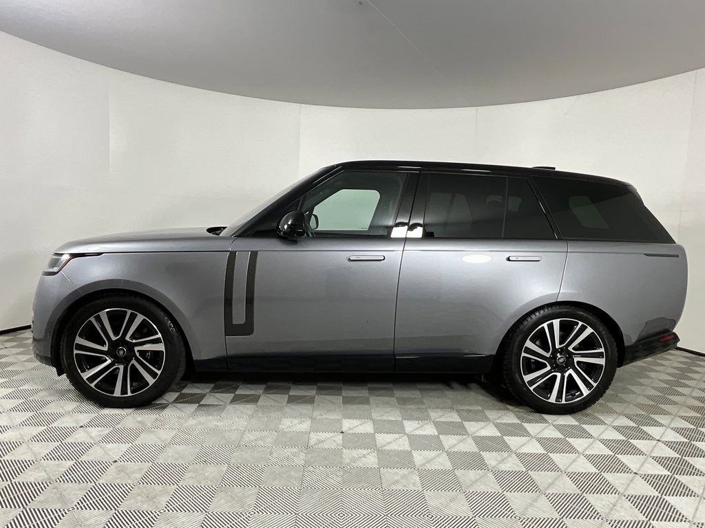 Certified 2023 Land Rover Range Rover SE image 2