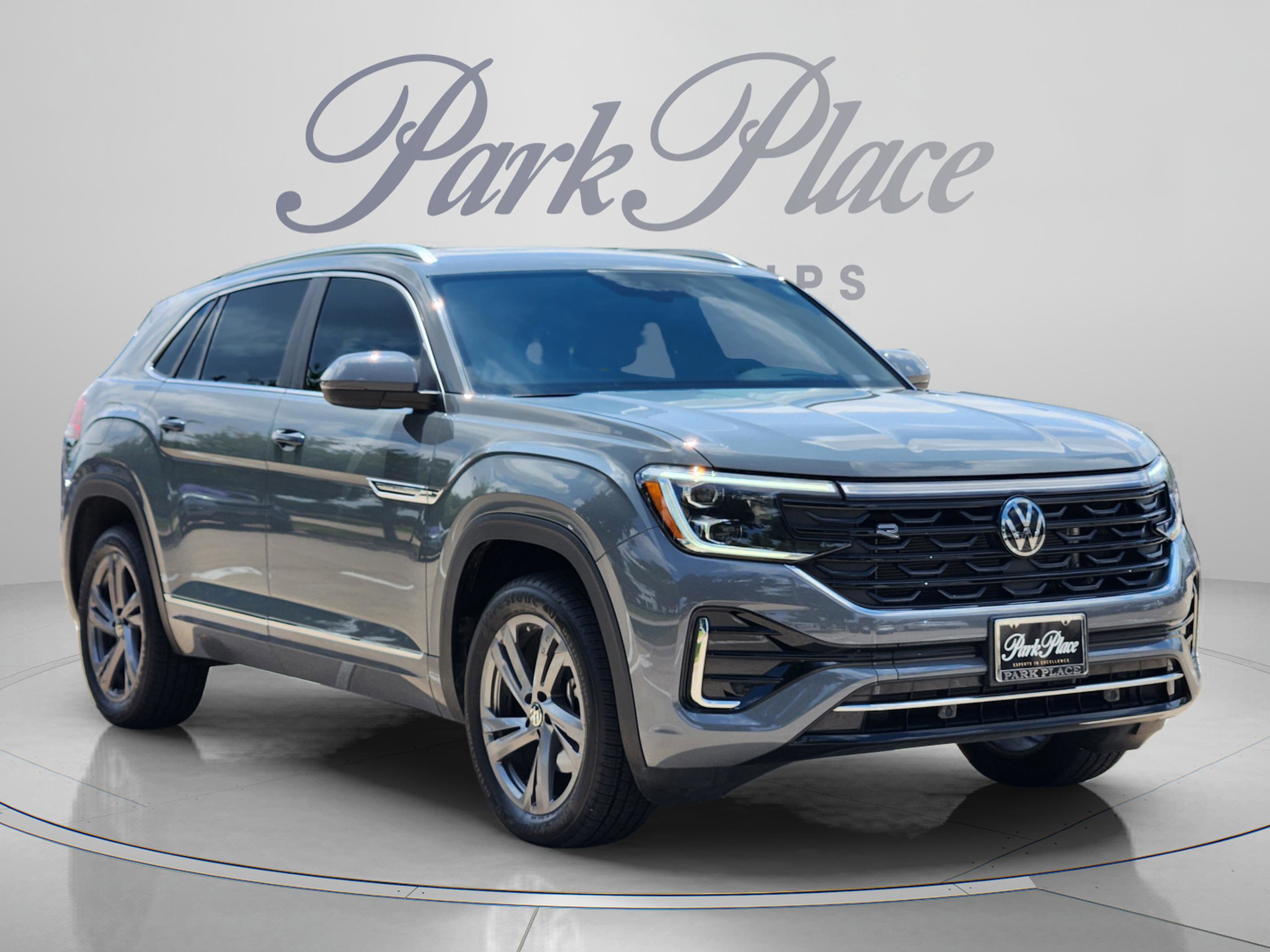 Used 2024 Volkswagen Atlas Cross Sport SEL R-Line AWD/4WD image 4