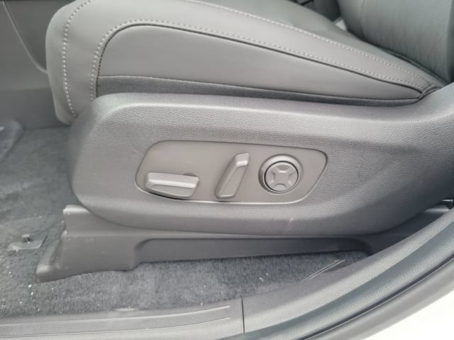 New 2027 Kia Carnival SX w/ Dark Edition Package FWD image 16