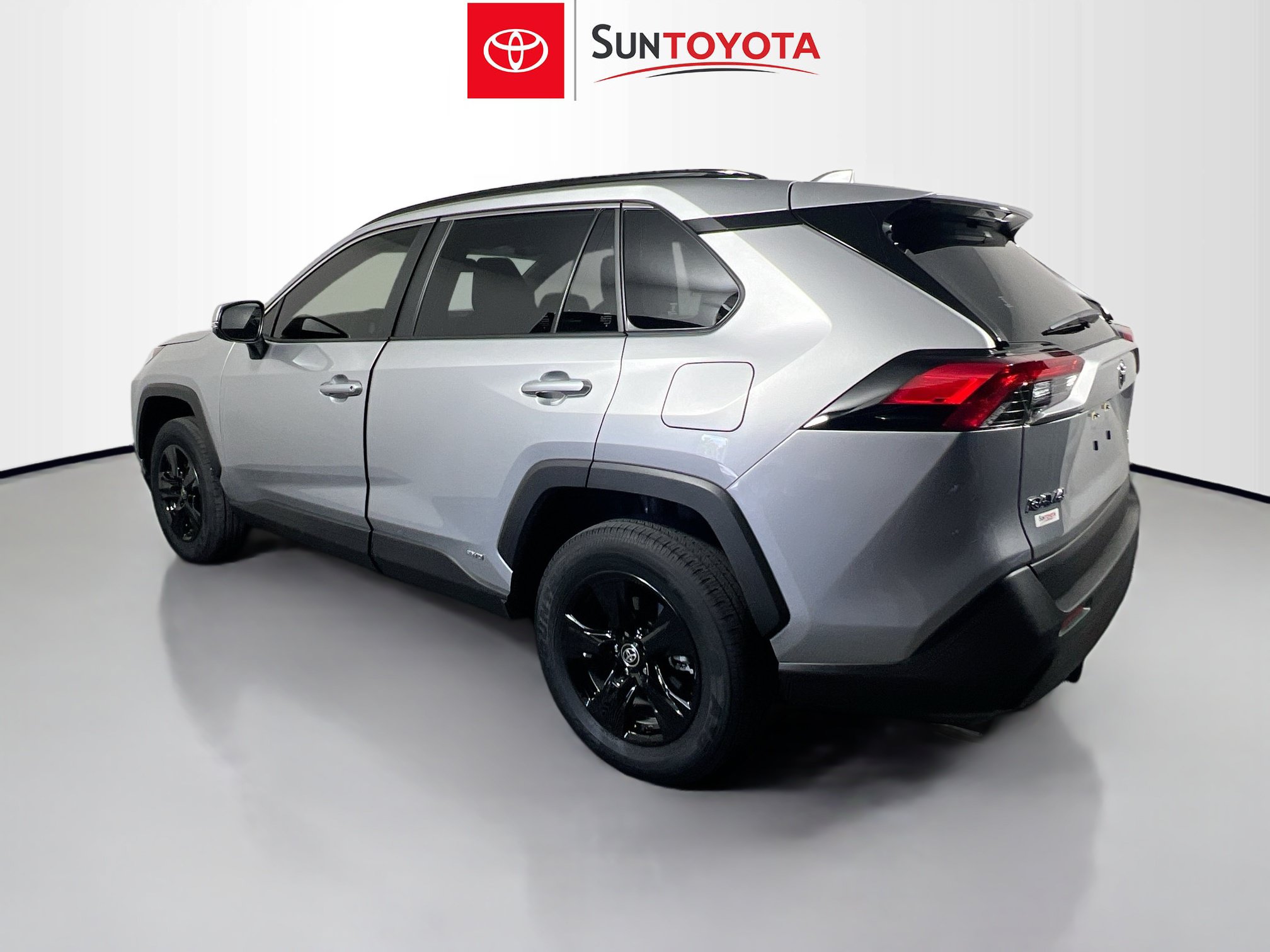 Used 2025 Toyota RAV4 XLE w/ Convenience Package AWD/4WD image 6