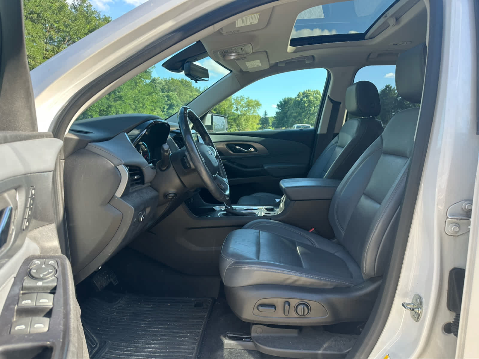 Used 2018 Chevrolet Traverse Premier AWD/4WD image 9