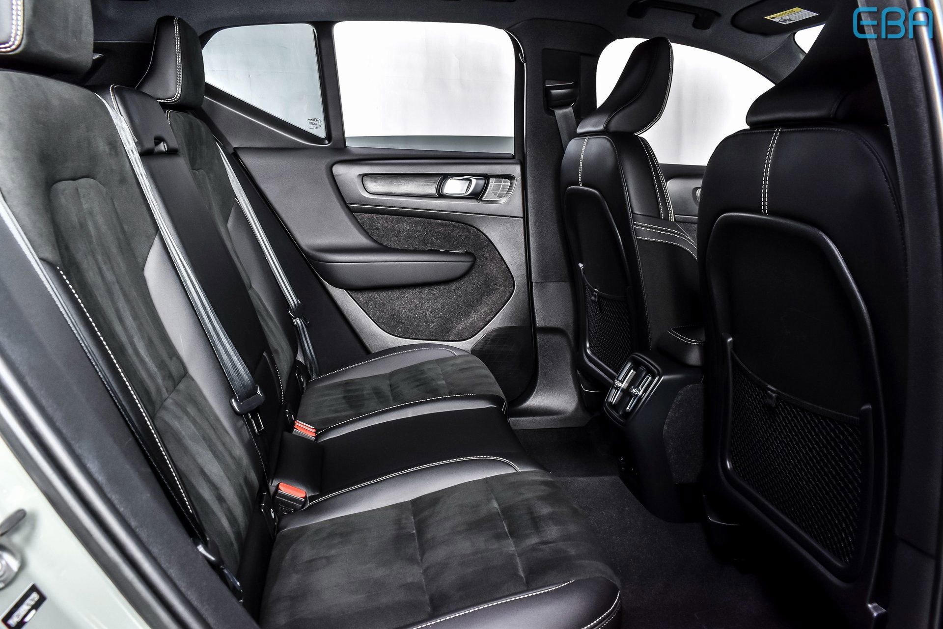 Used 2022 Volvo XC40 P8 Recharge Ultimate image 22