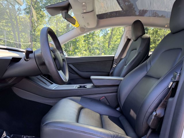 Used 2021 Tesla Model Y Long Range AWD/4WD image 16