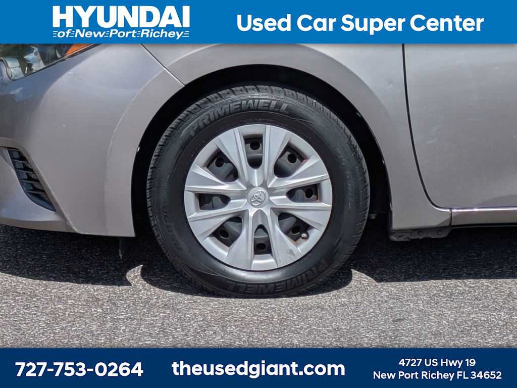 Used 2015 Toyota Corolla LE FWD image 10