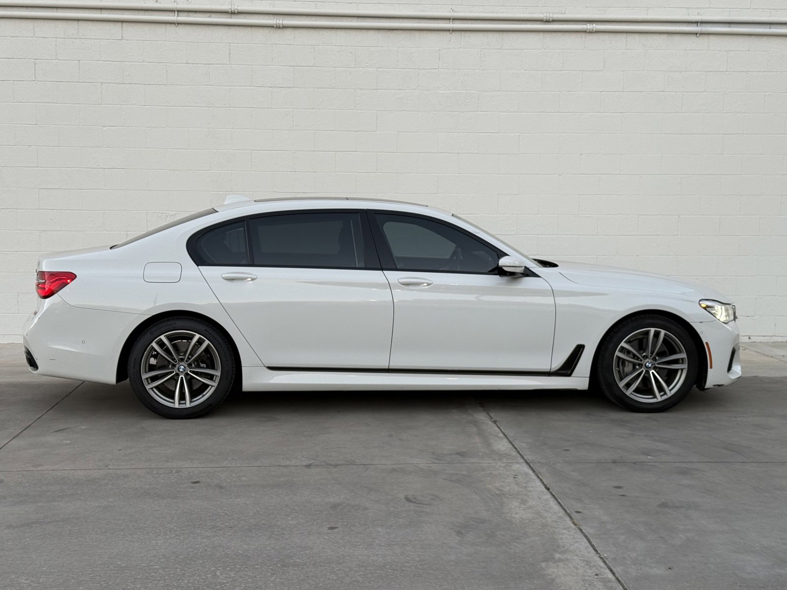 Used 2018 BMW 740i RWD image 7