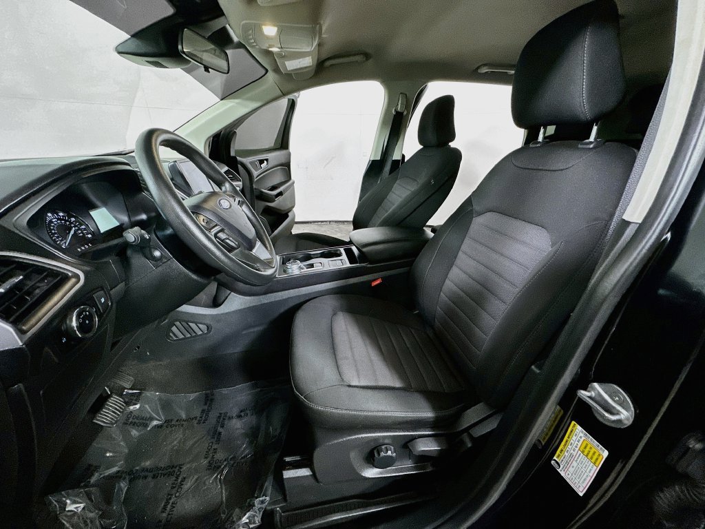 Used 2024 Ford Edge SE w/ Black Appearance Package AWD/4WD image 17