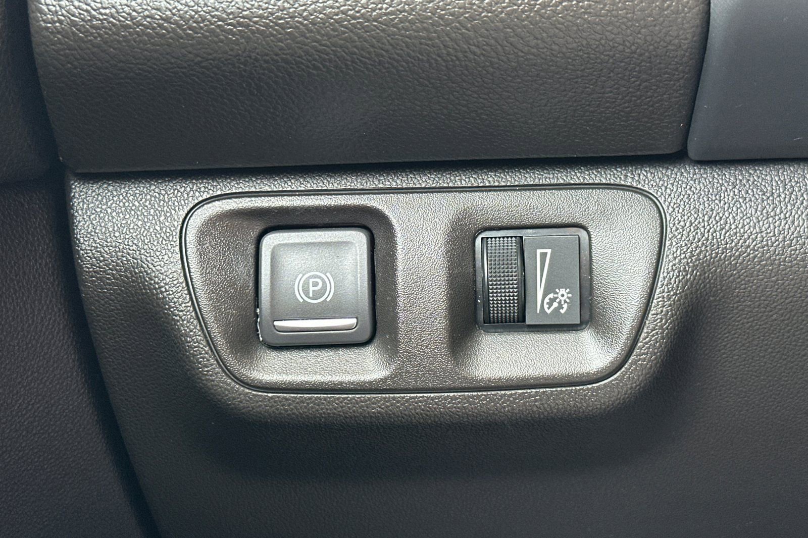 Certified 2022 GMC Acadia SLE image 36