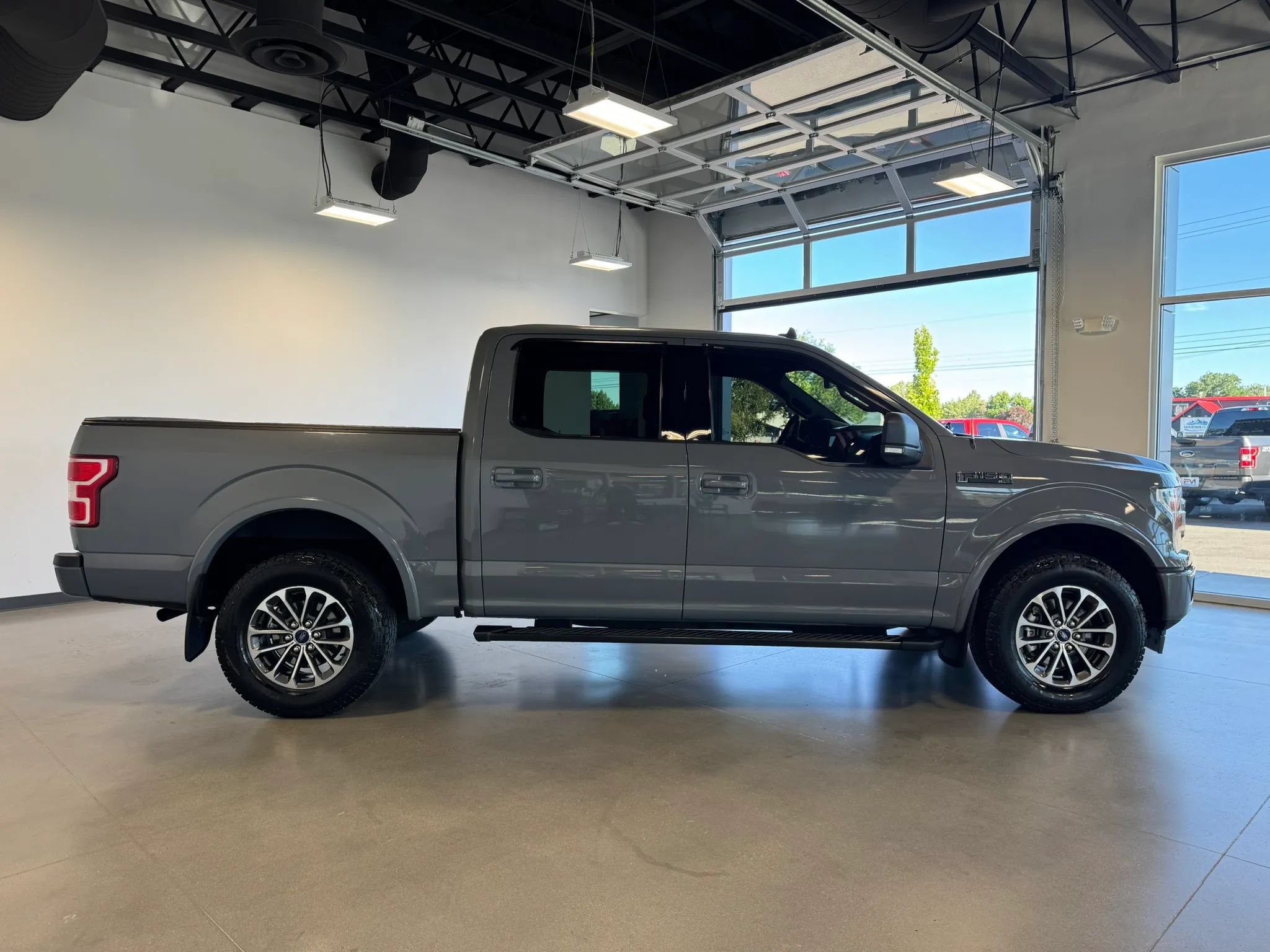 Used 2020 Ford F150 XLT w/ Equipment Group 302A Luxury AWD/4WD image 9
