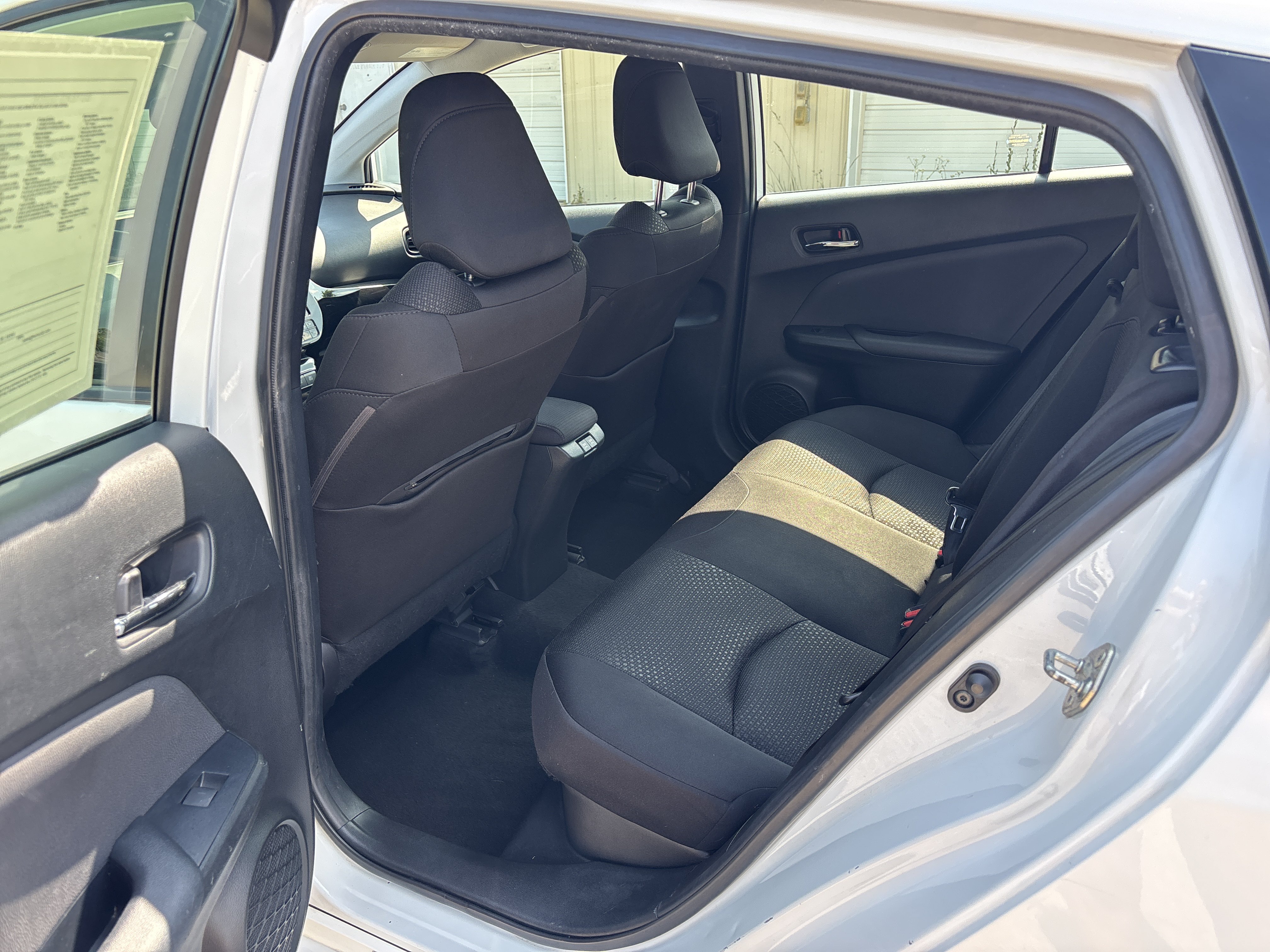 Used 2022 Toyota Prius LE FWD image 15