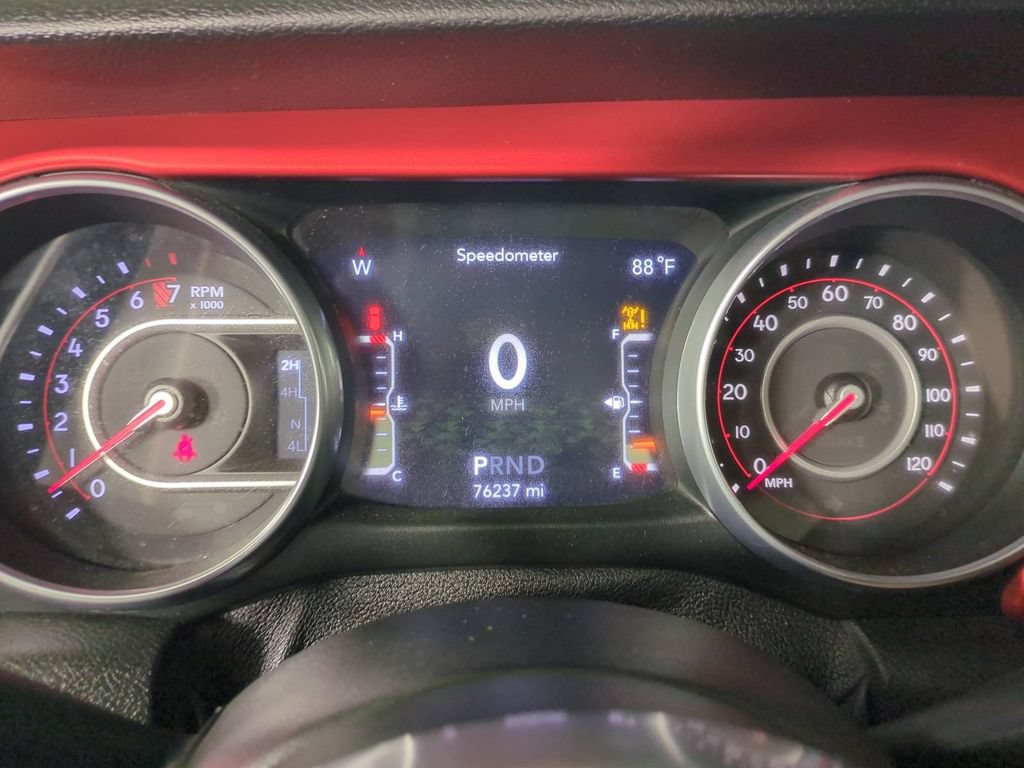 Used 2018 Jeep Wrangler Unlimited Rubicon w/ Cold Weather Group AWD/4WD image 34