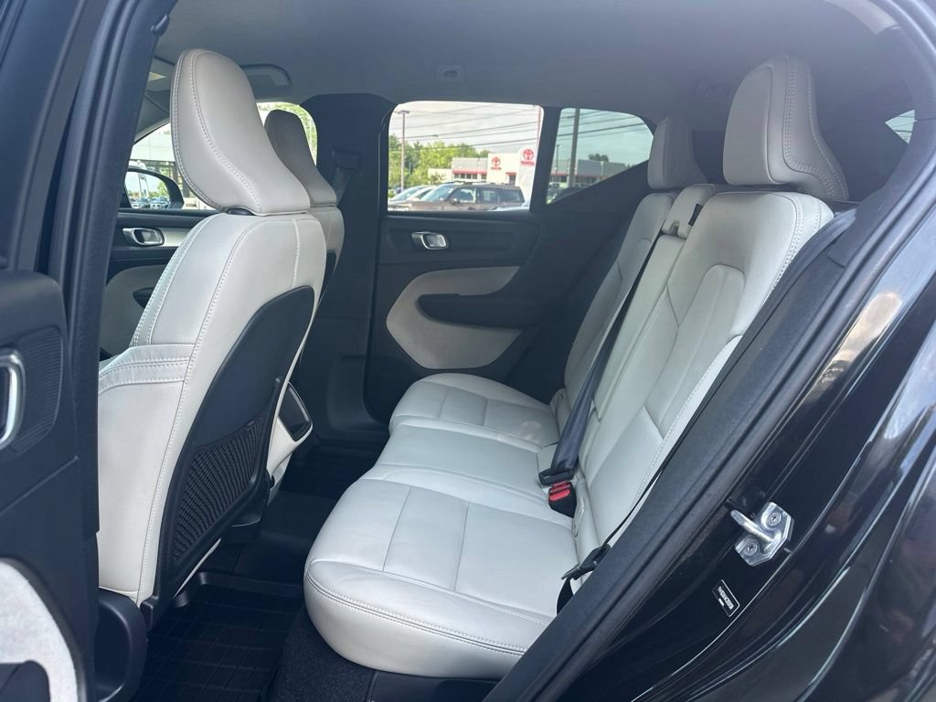 Used 2019 Volvo XC40 T5 Momentum AWD/4WD image 28